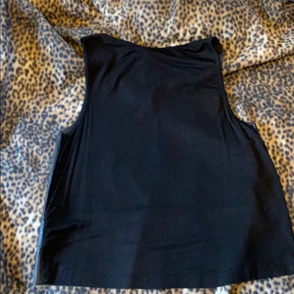 GIANNI BINI Crop Top - Picture 2 of 3